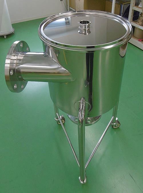 大型フランジノズル付脚付ホッパー容器 2