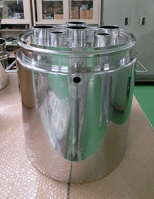 攪拌機取付ヘルール付ジャケット容器 1