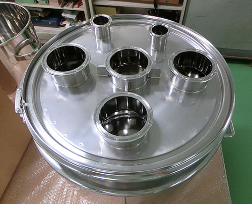 攪拌機取付ヘルール付ジャケット容器 2