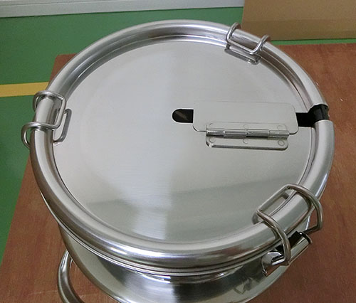 攪拌用キリカキ蓋付ジャケット容器 2