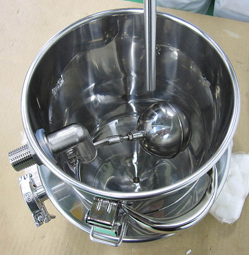 ボールタップ（バルブ）付ジャケット容器 2