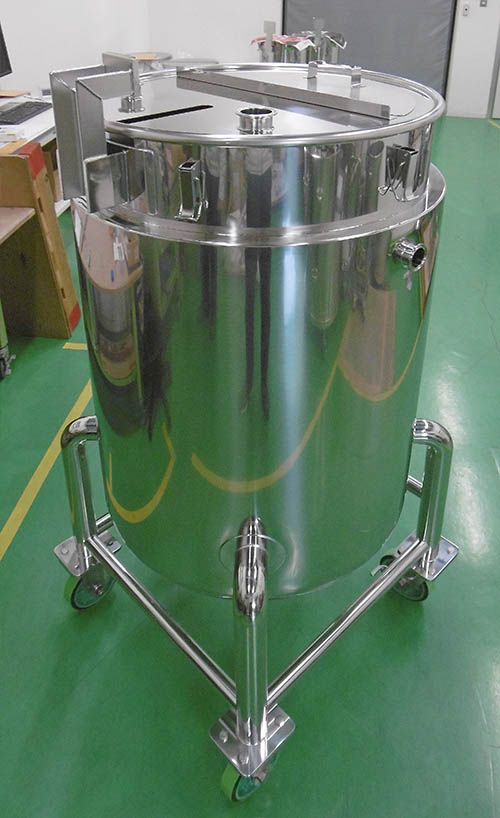攪拌機取付座付耐圧ジャケット型鏡板攪拌容器 1