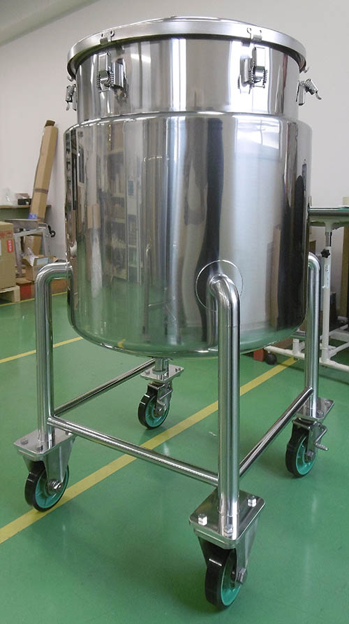  液溜り防止蓋付ジャケット型鏡板容器 2
