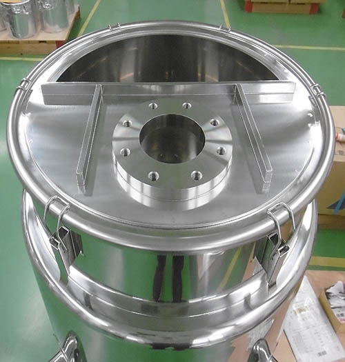 攪拌機取付フランジ付ジャケット型鏡板容器 2