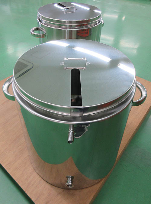 攪拌用キリカキ蓋付ジャケット型スロープ攪拌容器 1