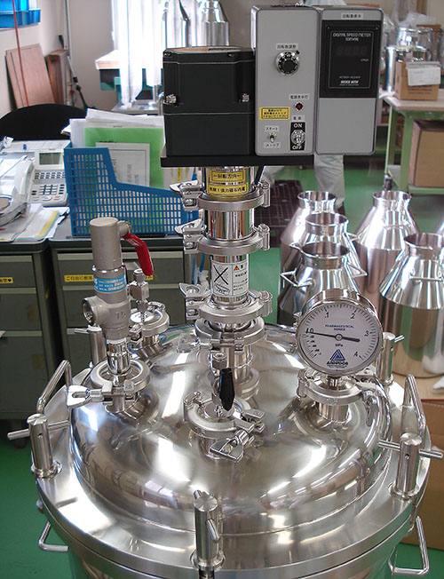 温調攪拌圧送フランジオープン型加圧容器 2