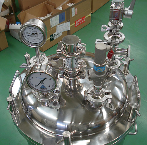 温調攪拌圧送フランジオープン型加圧容器 2