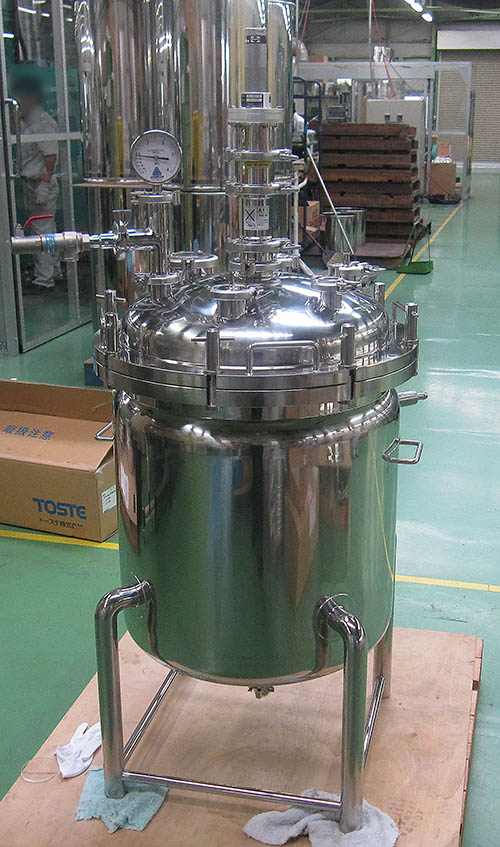 温調攪拌圧送フランジオープン型加圧容器 1