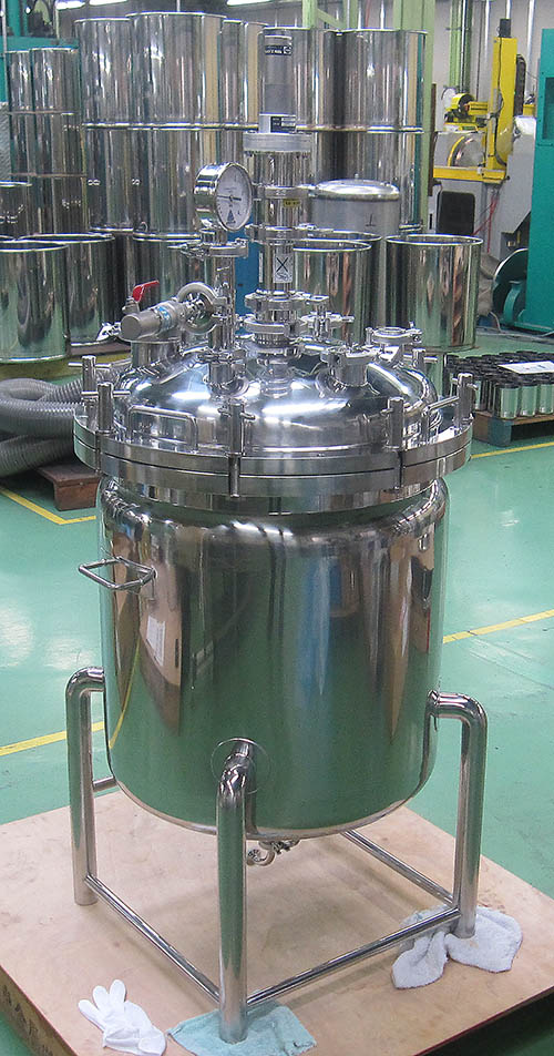 温調攪拌圧送フランジオープン型加圧容器 3