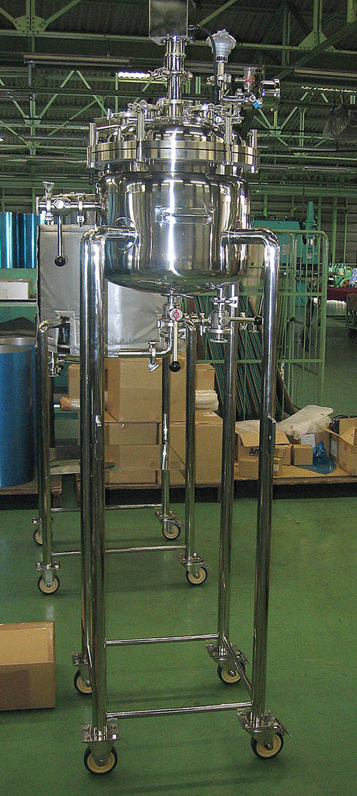 温調攪拌圧送フランジオープン型加圧容器 2