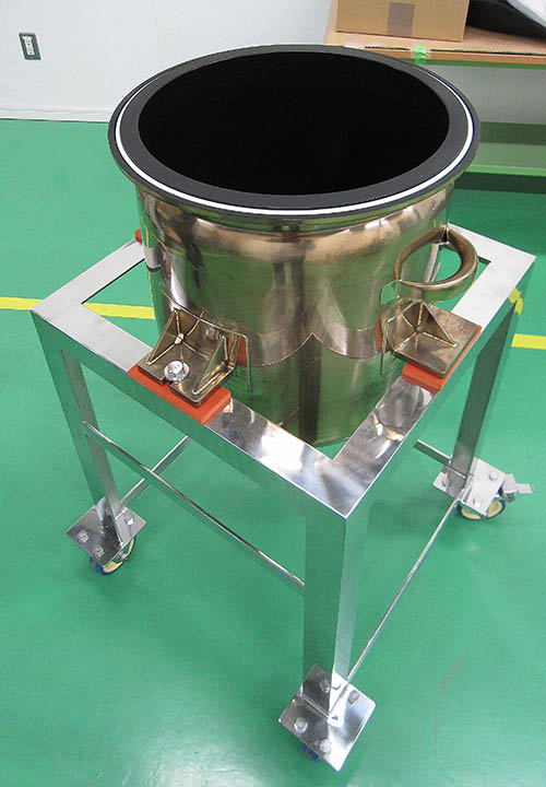 高粘度攪拌ジャケット型加圧容器 3