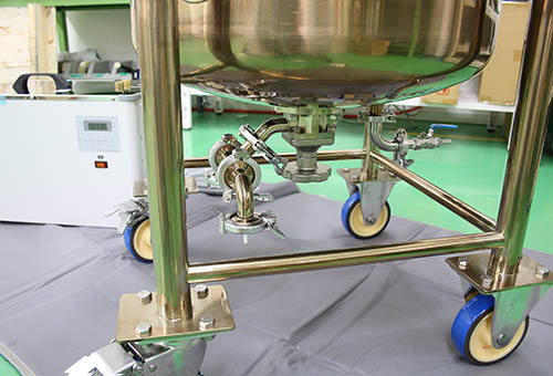 温水循環ジャケット型攪拌容器 3