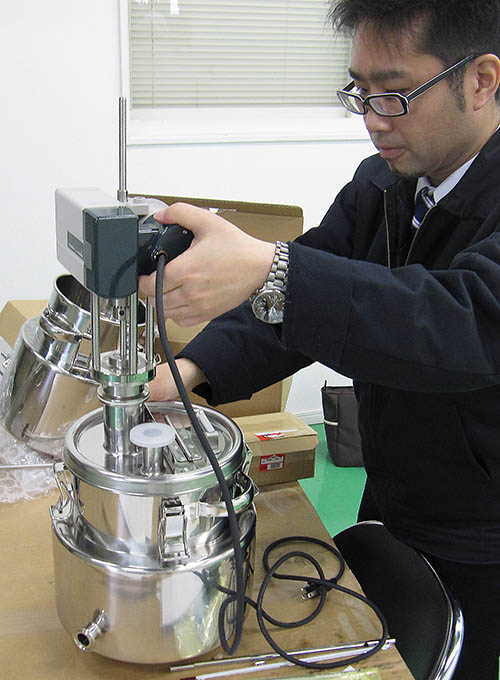 温調攪拌用ジャケット型ホッパー容器 3