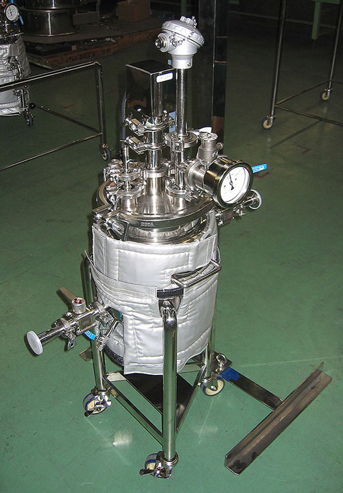 温調攪拌ジャケット型加圧容器 3