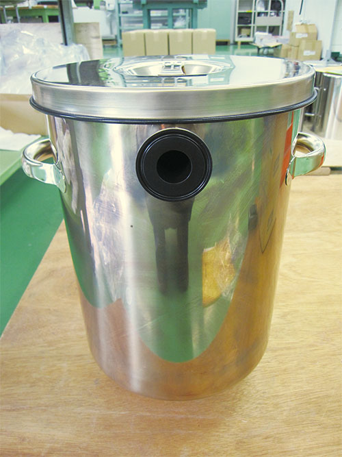フッ素樹脂コーティング仕様鏡板容器の外面