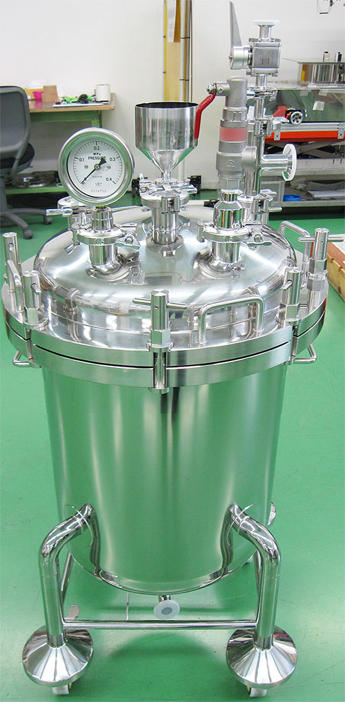 加圧容器PVOL-B-40-60S 2BV-M装着 外観写真